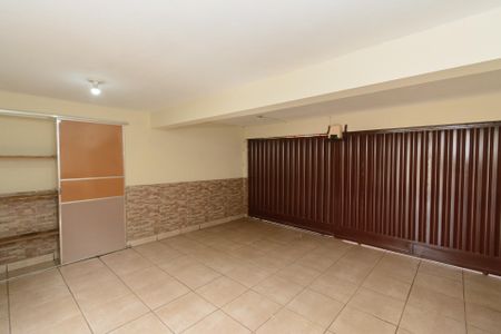 Casa para alugar com 398m², 3 quartos e 5 vagas Casa para alugar com 398m², 3 quartos e 5 vagasGaragem