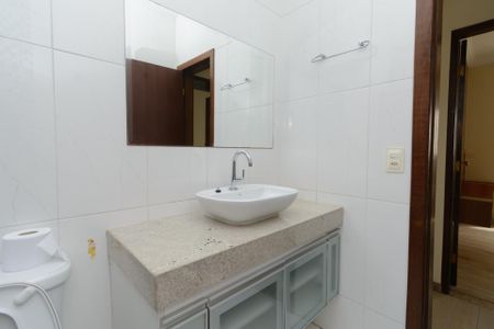 Casa para alugar com 398m², 3 quartos e 5 vagas Casa para alugar com 398m², 3 quartos e 5 vagasBanheiro Social