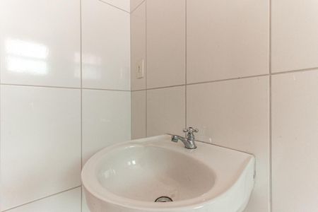 Banheiro de kitnet/studio para alugar com 1 quarto, 39m² em República, São Paulo