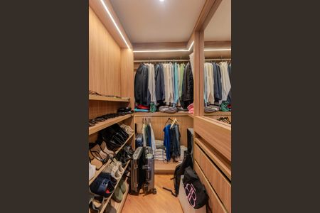 Apartamento à venda com 65m², 2 quartos e 1 vaga Apartamento à venda com 65m², 2 quartos e 1 vagaCloset da suíte