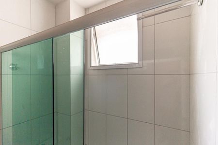 Banheiro de kitnet/studio para alugar com 1 quarto, 36m² em República, São Paulo