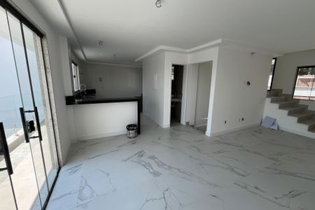 Casa à venda com 346m², 3 quartos e 2 vagasSala