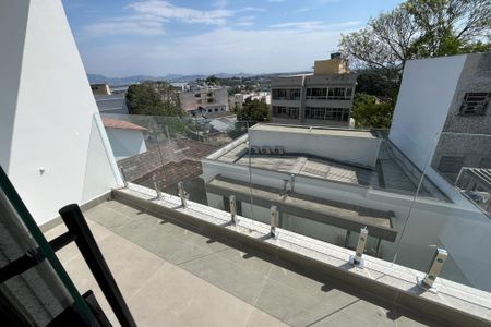 Casa à venda com 346m², 3 quartos e 2 vagasVaranda da Suíte 2