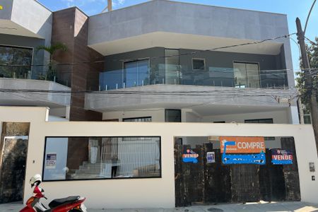 Casa à venda com 346m², 3 quartos e 2 vagasFachada