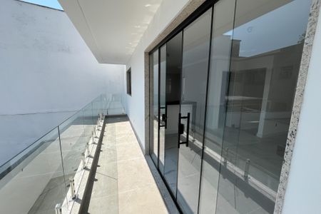 Casa à venda com 346m², 3 quartos e 2 vagasVaranda da Sala