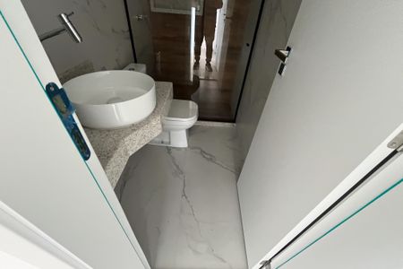 Casa à venda com 346m², 3 quartos e 2 vagasBanheiro Social