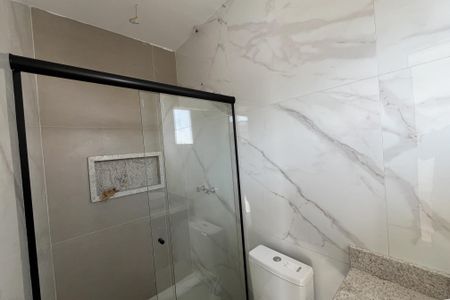 Casa à venda com 346m², 3 quartos e 2 vagasBanheiro da Suíte 2