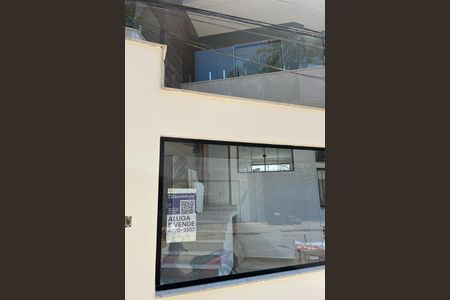 Casa à venda com 346m², 3 quartos e 2 vagasPlaca