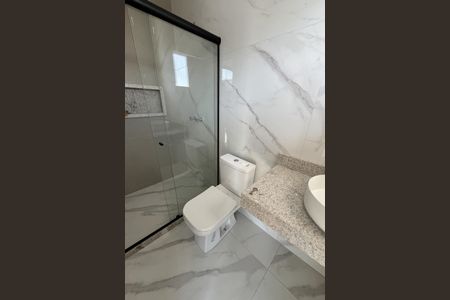 Casa à venda com 346m², 3 quartos e 2 vagasBanheiro da Suíte 2