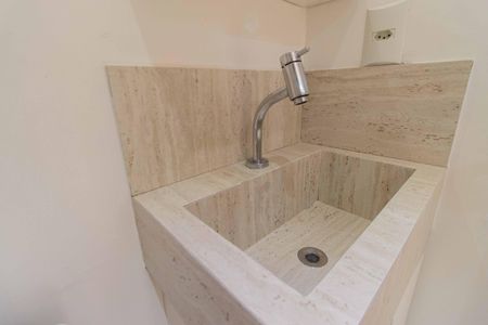 Banheiro de kitnet/studio para alugar com 1 quarto, 22m² em Vila Mariana, São Paulo