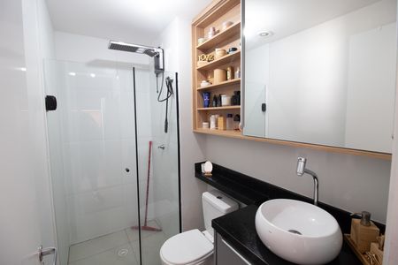 Apartamento para alugar com 39m², 2 quartos e sem vaga Apartamento para alugar com 39m², 2 quartos e sem vagaBanheiro