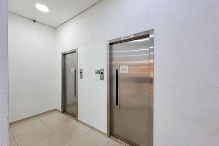 Studio para alugar com 25m², 1 quarto e sem vaga Studio para alugar com 25m², 1 quarto e sem vagaHall de entrada
