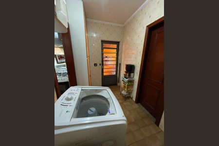 Casa à venda com 225m², 4 quartos e 6 vagasBanheiro