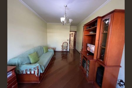 Casa à venda com 225m², 4 quartos e 6 vagasSala