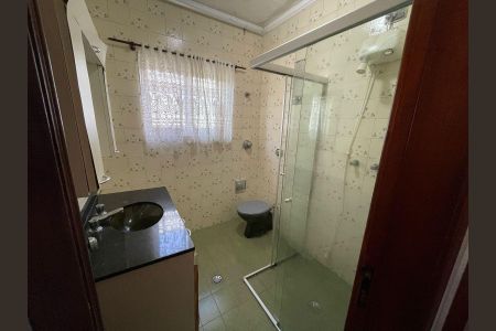 Casa à venda com 225m², 4 quartos e 6 vagasBanheiro