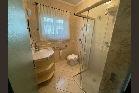 Casa à venda com 225m², 4 quartos e 6 vagasBanheiro