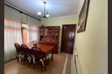 Casa à venda com 225m², 4 quartos e 6 vagasSala de Jantar