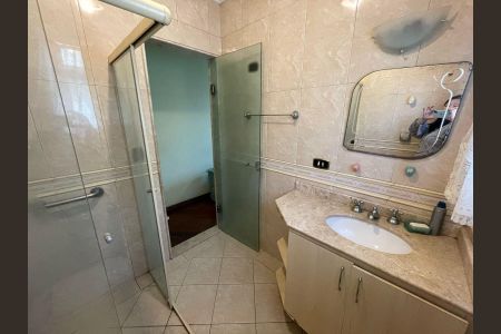 Casa à venda com 225m², 4 quartos e 6 vagasBanheiro