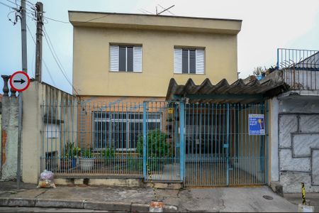 Casa para alugar com 249m², 3 quartos e 3 vagas Casa para alugar com 249m², 3 quartos e 3 vagasFachada