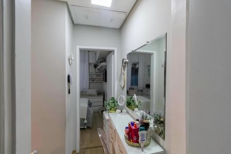 Corredor de casa à venda com 2 quartos, 140m² em Serrano, Belo Horizonte