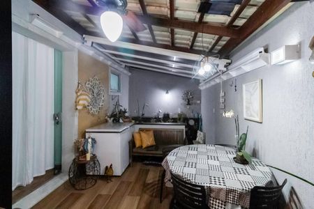 Casa à venda com 140m², 2 quartos e 3 vagas Casa à venda com 140m², 2 quartos e 3 vagasEspaço Gourmet
