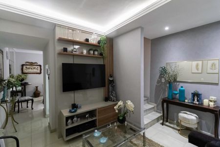 Sala de casa à venda com 2 quartos, 140m² em Serrano, Belo Horizonte