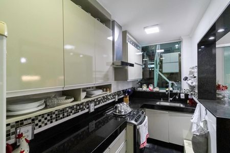 Casa à venda com 140m², 2 quartos e 3 vagas Casa à venda com 140m², 2 quartos e 3 vagasCozinha