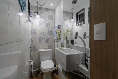 Casa à venda com 140m², 2 quartos e 3 vagas Casa à venda com 140m², 2 quartos e 3 vagasLavabo