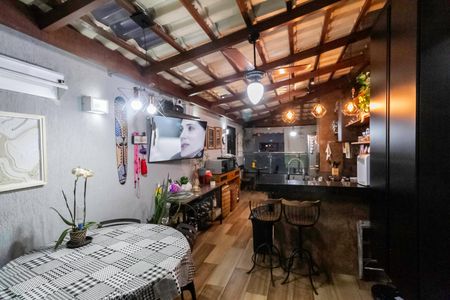 Casa à venda com 140m², 2 quartos e 3 vagas Casa à venda com 140m², 2 quartos e 3 vagasEspaço Gourmet