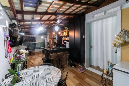 Casa à venda com 140m², 2 quartos e 3 vagas Casa à venda com 140m², 2 quartos e 3 vagasEspaço Gourmet