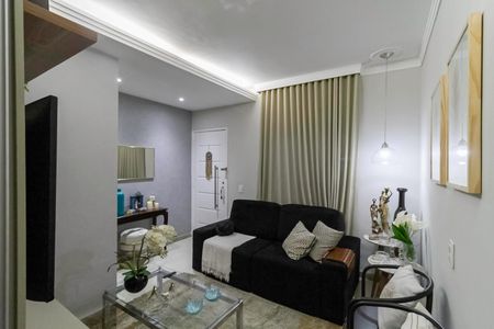 Sala de casa à venda com 2 quartos, 140m² em Serrano, Belo Horizonte