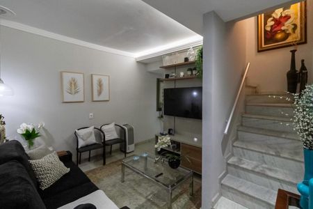 Sala de casa à venda com 2 quartos, 140m² em Serrano, Belo Horizonte