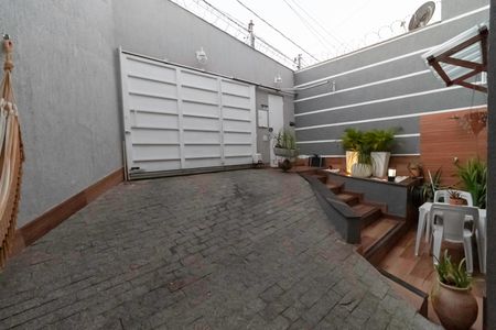 Casa à venda com 140m², 2 quartos e 3 vagas Casa à venda com 140m², 2 quartos e 3 vagasÁrea Externa