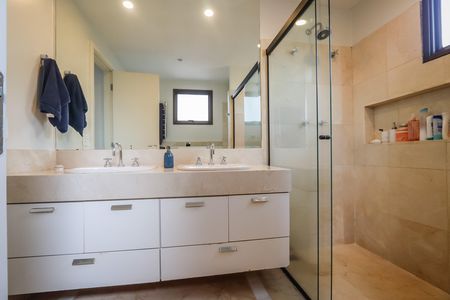 Banheiro da Suite Master de apartamento para alugar com 2 quartos, 114m² em Jardim Paulista, São Paulo