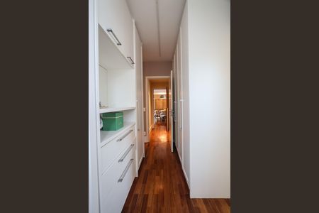Closet da Suite Master de apartamento para alugar com 2 quartos, 114m² em Jardim Paulista, São Paulo
