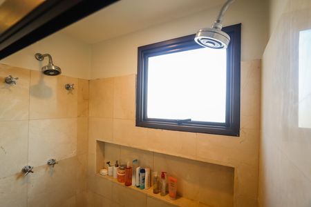 Apartamento para alugar com 114m², 2 quartos e 2 vagas Apartamento para alugar com 114m², 2 quartos e 2 vagasBanheiro da Suite Master