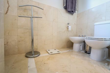 Apartamento para alugar com 114m², 2 quartos e 2 vagas Apartamento para alugar com 114m², 2 quartos e 2 vagasBanheiro da Suite Master