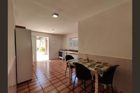 Casa de condomínio à venda com 375m², 5 quartos e 2 vagas Casa de condomínio à venda com 375m², 5 quartos e 2 vagasCozinha