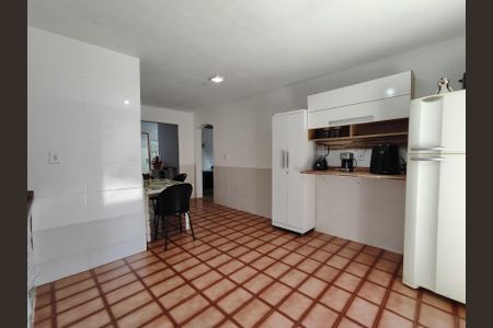 Casa de condomínio à venda com 375m², 5 quartos e 2 vagas Casa de condomínio à venda com 375m², 5 quartos e 2 vagasCozinha