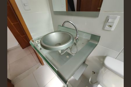 Casa de condomínio à venda com 375m², 5 quartos e 2 vagas Casa de condomínio à venda com 375m², 5 quartos e 2 vagasBanheiro da Suíte 2