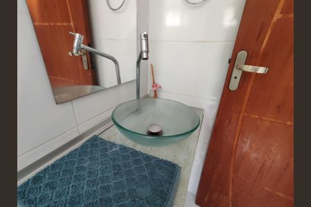 Casa de condomínio à venda com 375m², 5 quartos e 2 vagas Casa de condomínio à venda com 375m², 5 quartos e 2 vagasBanheiro da Suíte 1