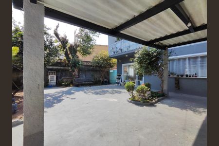 Casa de condomínio à venda com 375m², 5 quartos e 2 vagas Casa de condomínio à venda com 375m², 5 quartos e 2 vagasÁrea externa