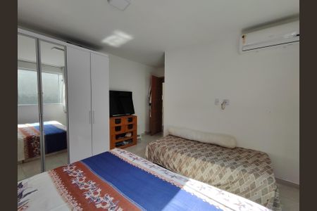 Casa de condomínio à venda com 375m², 5 quartos e 2 vagas Casa de condomínio à venda com 375m², 5 quartos e 2 vagasSuíte 2