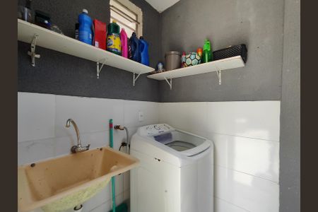 Casa de condomínio à venda com 375m², 5 quartos e 2 vagas Casa de condomínio à venda com 375m², 5 quartos e 2 vagasÁrea de serviço