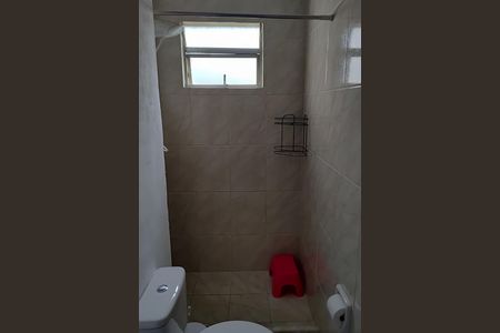 Banheiro de apartamento para alugar com 2 quartos, 48m² em Camorim, Rio de Janeiro