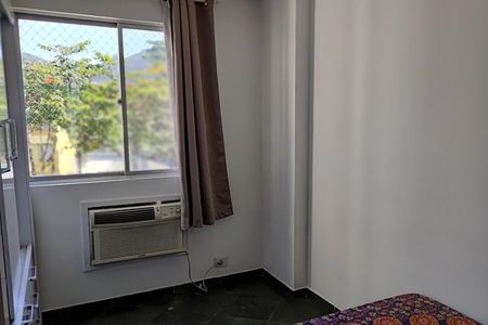 Quarto 1 de apartamento para alugar com 2 quartos, 48m² em Camorim, Rio de Janeiro