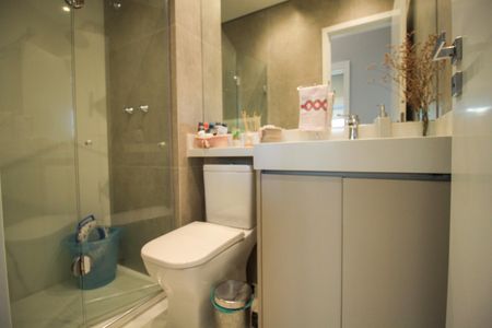 Apartamento à venda com 70m², 2 quartos e 1 vaga Apartamento à venda com 70m², 2 quartos e 1 vagaBanheiro