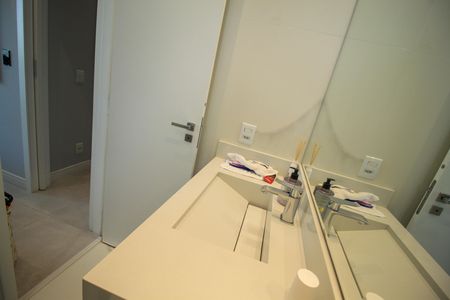 Apartamento à venda com 70m², 2 quartos e 1 vaga Apartamento à venda com 70m², 2 quartos e 1 vagaBanheiro da Suíte