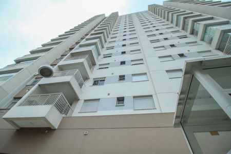 Apartamento à venda com 70m², 2 quartos e 1 vaga Apartamento à venda com 70m², 2 quartos e 1 vagaFachada