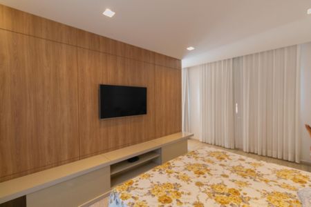 Casa à venda com 380m², 4 quartos e 4 vagas Casa à venda com 380m², 4 quartos e 4 vagasSuíte